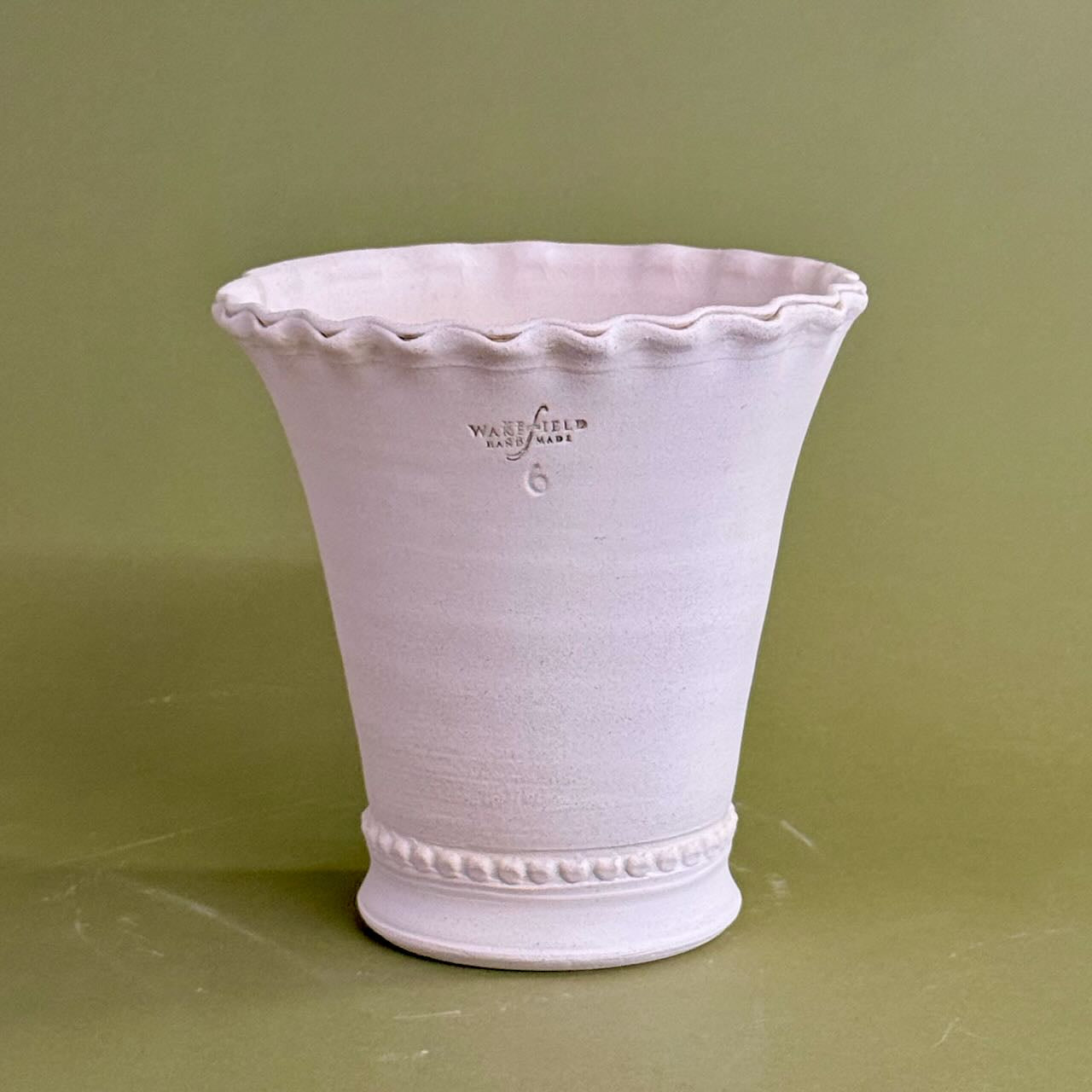 Manchette Pedestal Long Tom with Saucer