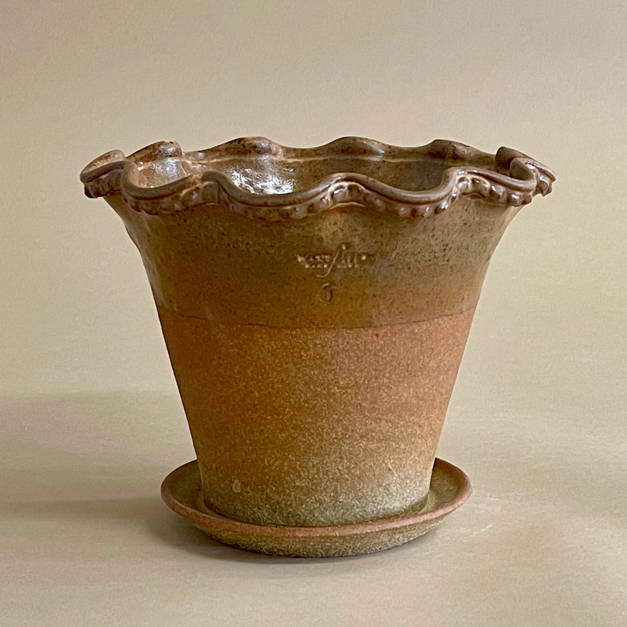 Scalloped Full Pot, Beaded Rim, with Attached Saucer