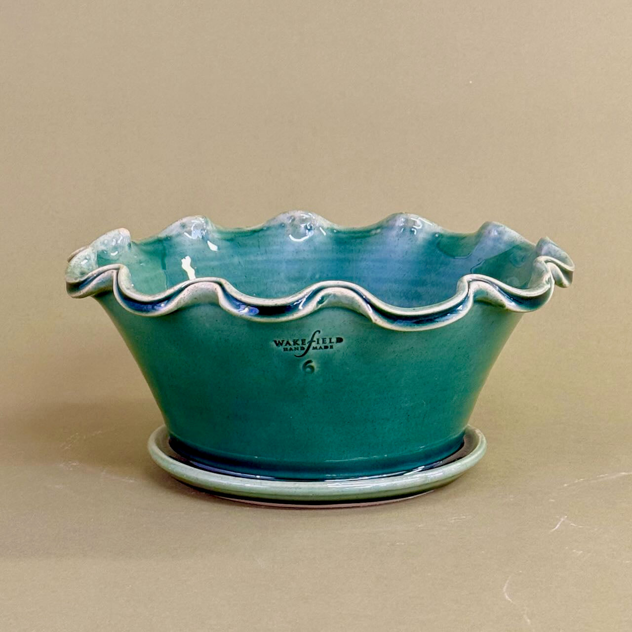 Glazed Stoneware English Split Rim Scallop with Attached Saucer