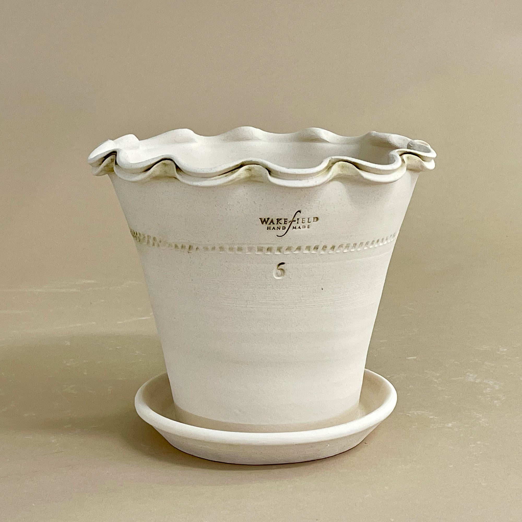 Split Rim Scalloped Full Pot with Attached Saucer